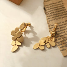 Load image into Gallery viewer, Luninana Clip-on Earrings - Golden Leaves Earrings YBY093
