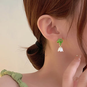 Luninana Clip-on Earrings -  White Bluebell With Dark Green Knot YBY077