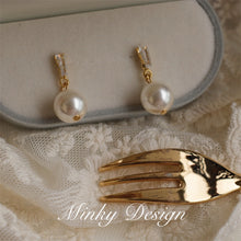 Load image into Gallery viewer, Luninana Earrings - Diamond-set pearl earrings YX005
