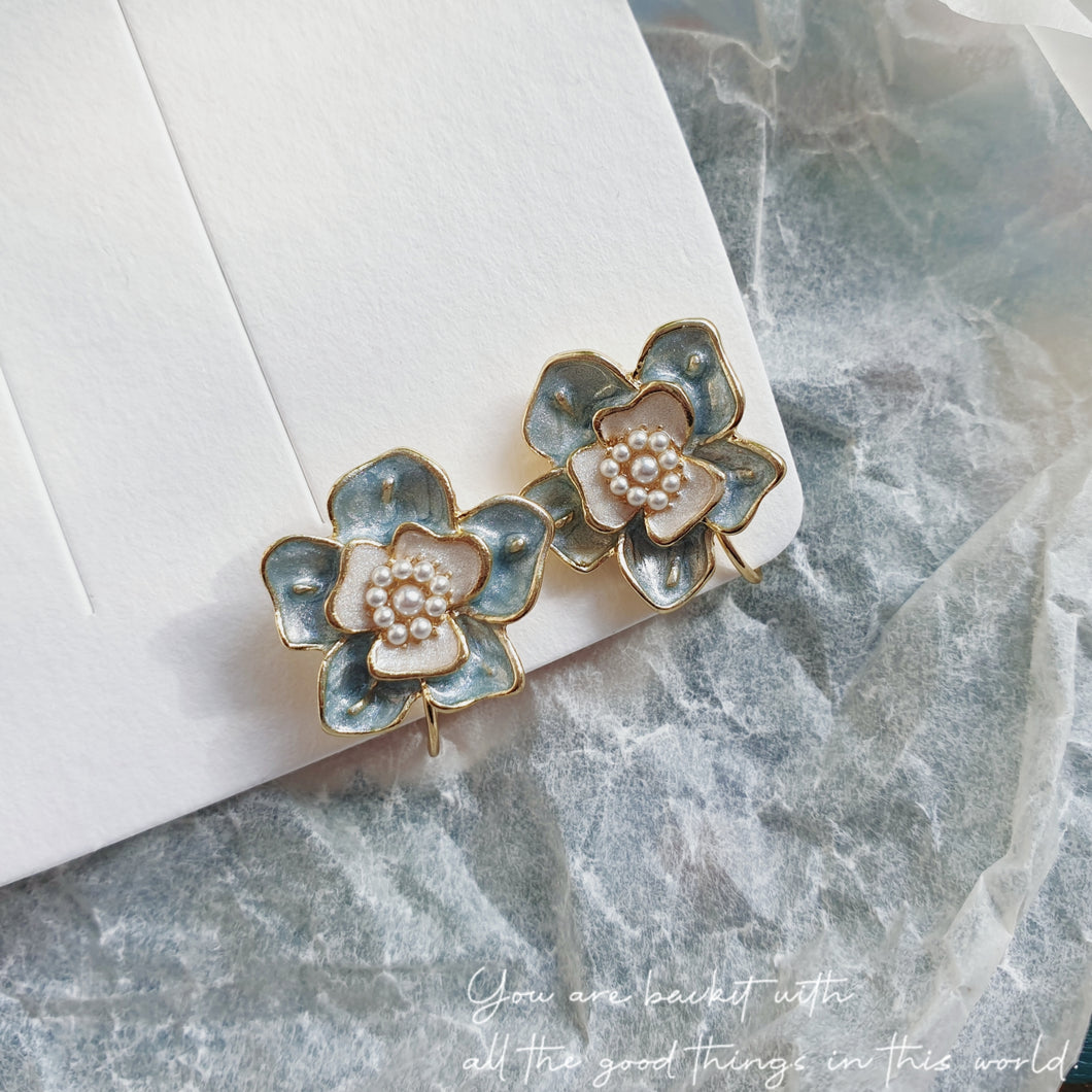 Luninana Clip-on Earrings -  Vintage Blue Flower Earrings LL008