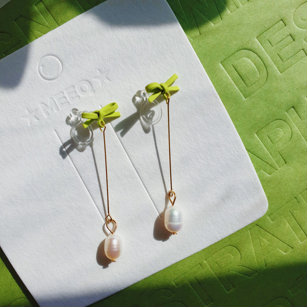 Luninana Clip-on Earrings - Hanging Pearl with Little Green Ribbon Earrings LL010