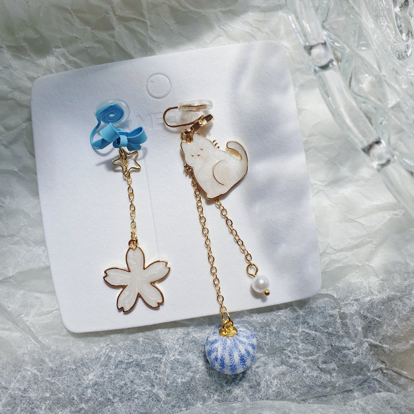 Luninana Clip-on Earrings -  White Marble Cat with Sakura Earrings LL017