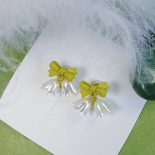 Load image into Gallery viewer, Luninana Clip-on Earrings -  White Bluebell with Green Ribbon Earrings LL022
